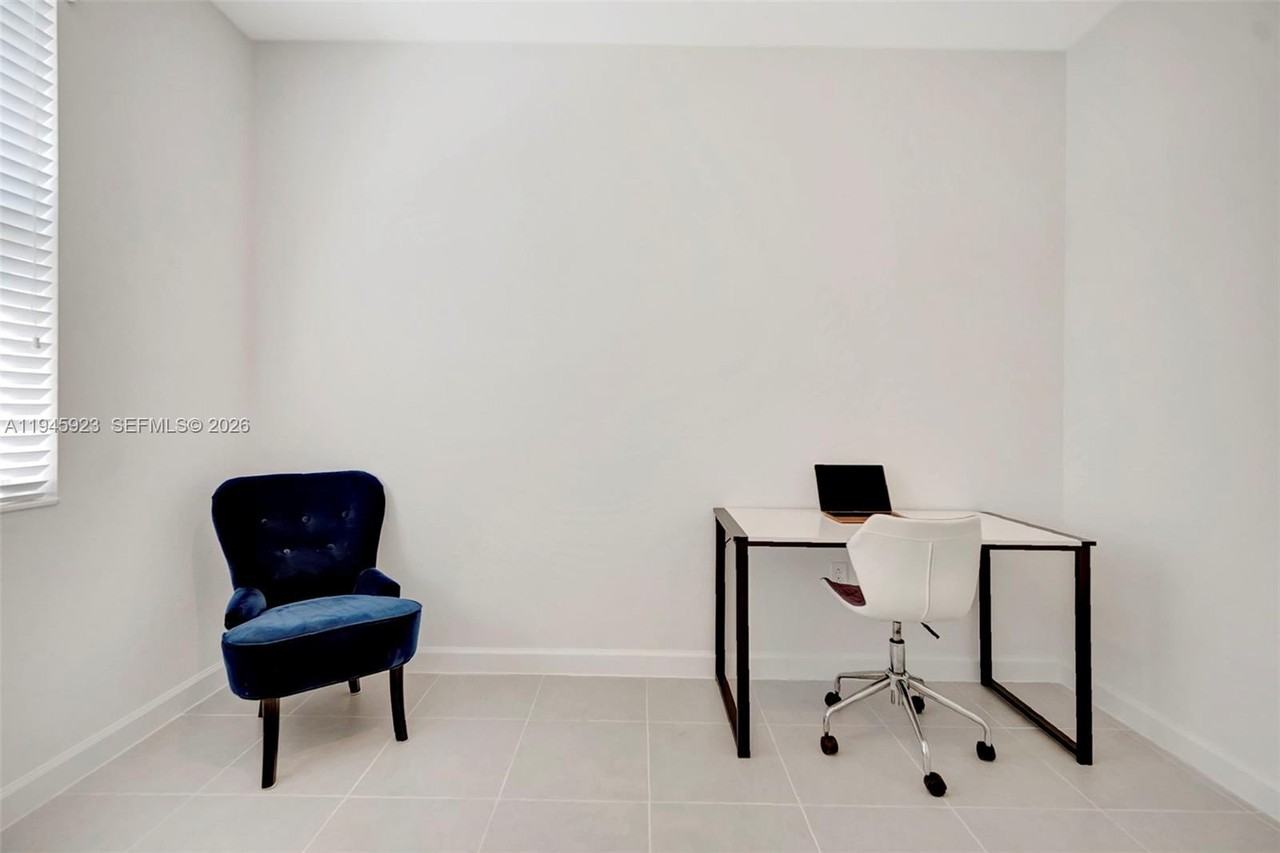 2455 Nw 119th St #2455 - Photo 4 of 38