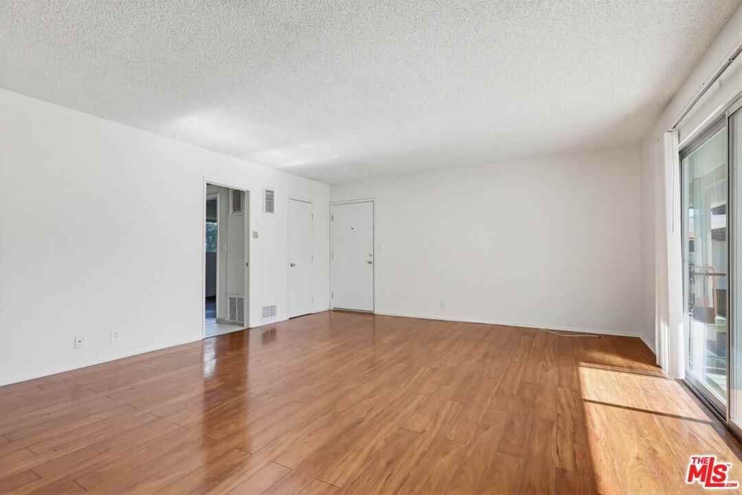 515 N Alfred St #515-206 - Photo 2 of 28