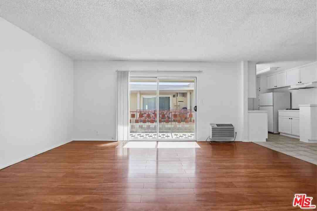 515 N Alfred St #515-206 - Photo 3 of 28