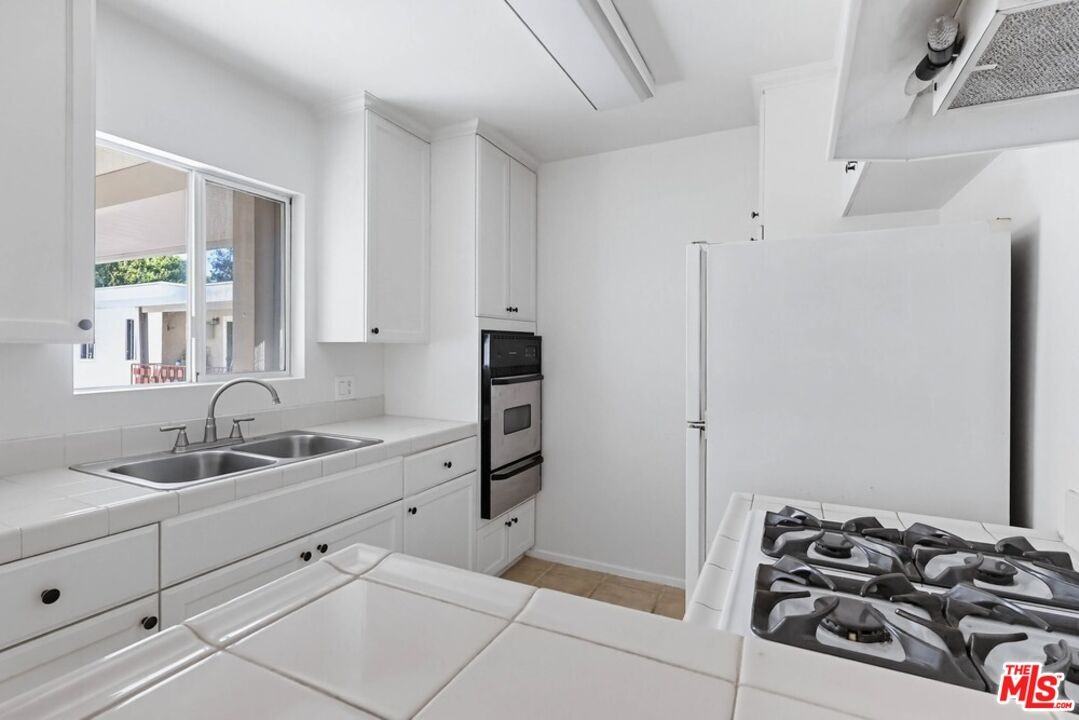 515 N Alfred St #515-206 - Photo 6 of 28