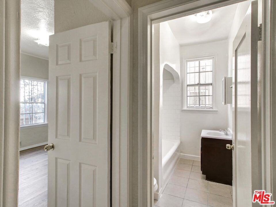 4222 Hooper Ave #42224222A - Photo 4 of 30