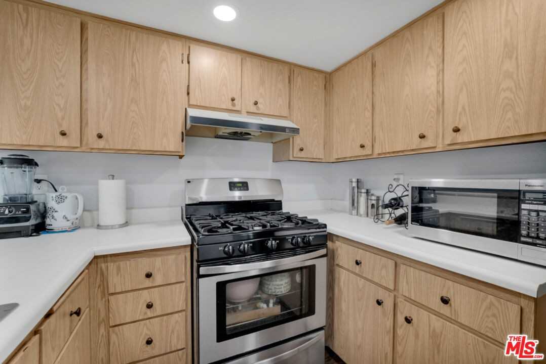 18209 Sierra Hwy #18209-115 - Photo 7 of 29