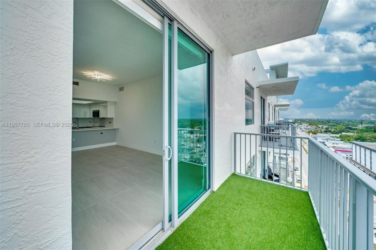 140 S Dixie Hwy #140-1007 - Photo 5 of 31