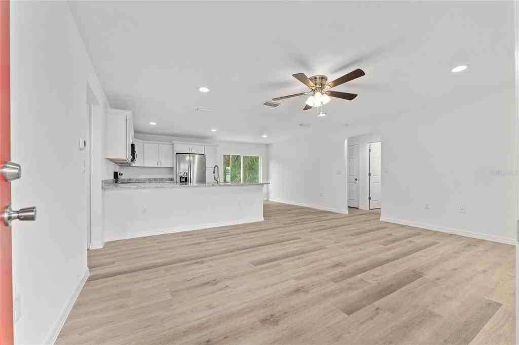 13119 Ne 7th Loop #13119 - Photo 2 of 50