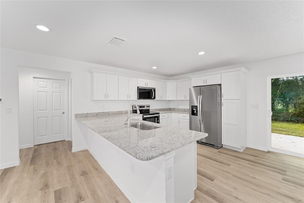 13119 Ne 7th Loop #13119 - Photo 5 of 50