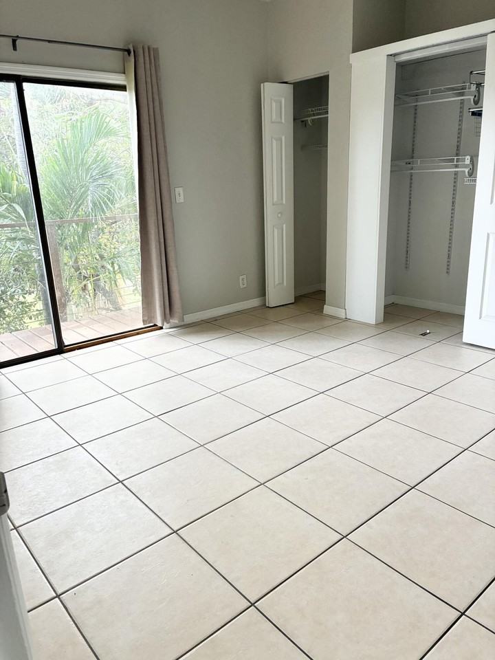 118 Lakeview Ave #118-2 - Photo 3 of 13