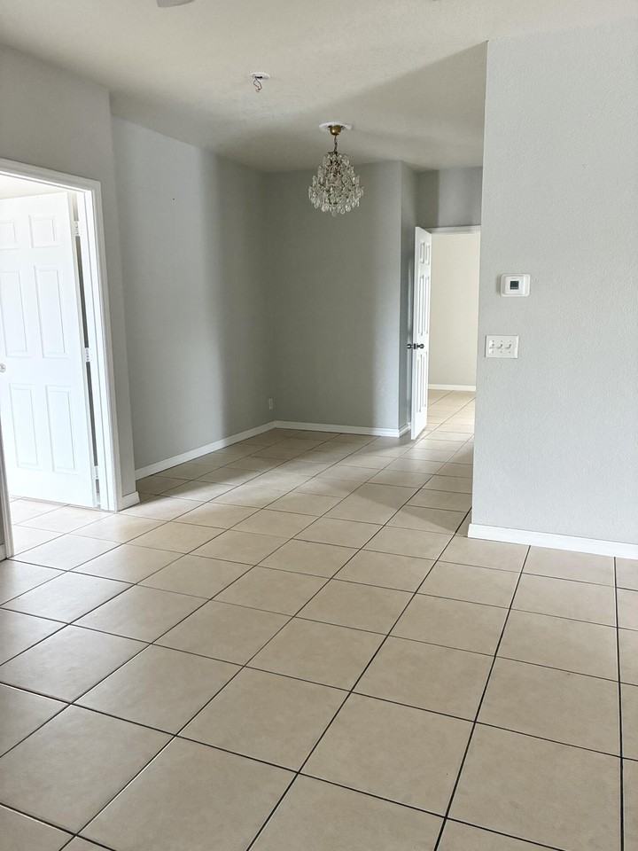 118 Lakeview Ave #118-2 - Photo 4 of 13