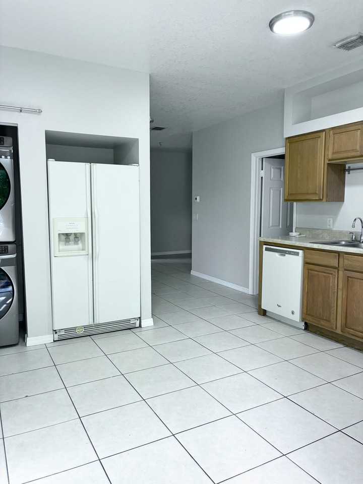 118 Lakeview Ave #118-2 - Photo 6 of 13