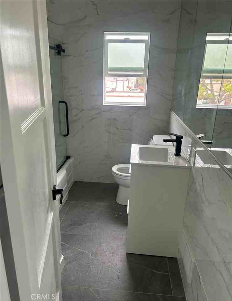 1724 S Crescent Heights Blvd #1724 - Photo 6 of 8