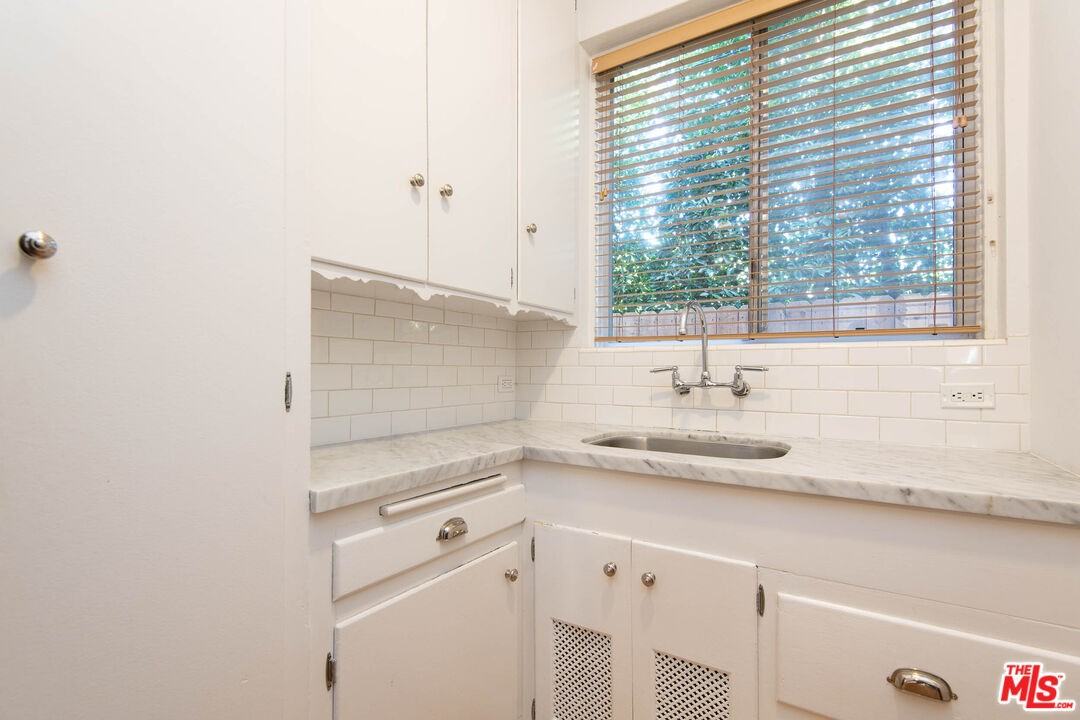 9025 Rangely Ave #9025-9027 - Photo 7 of 20