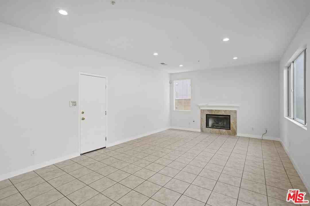 16850 Merion Ln #16850 - Photo 4 of 34