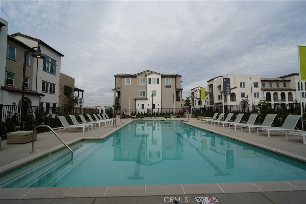 16133 Spicebush Ln #16133 - Photo 3 of 12