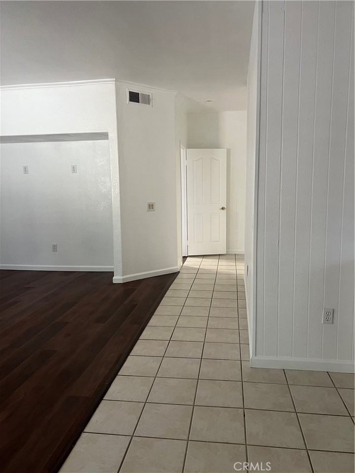 16401 Mountain Mist St #16401 - Photo 4 of 9