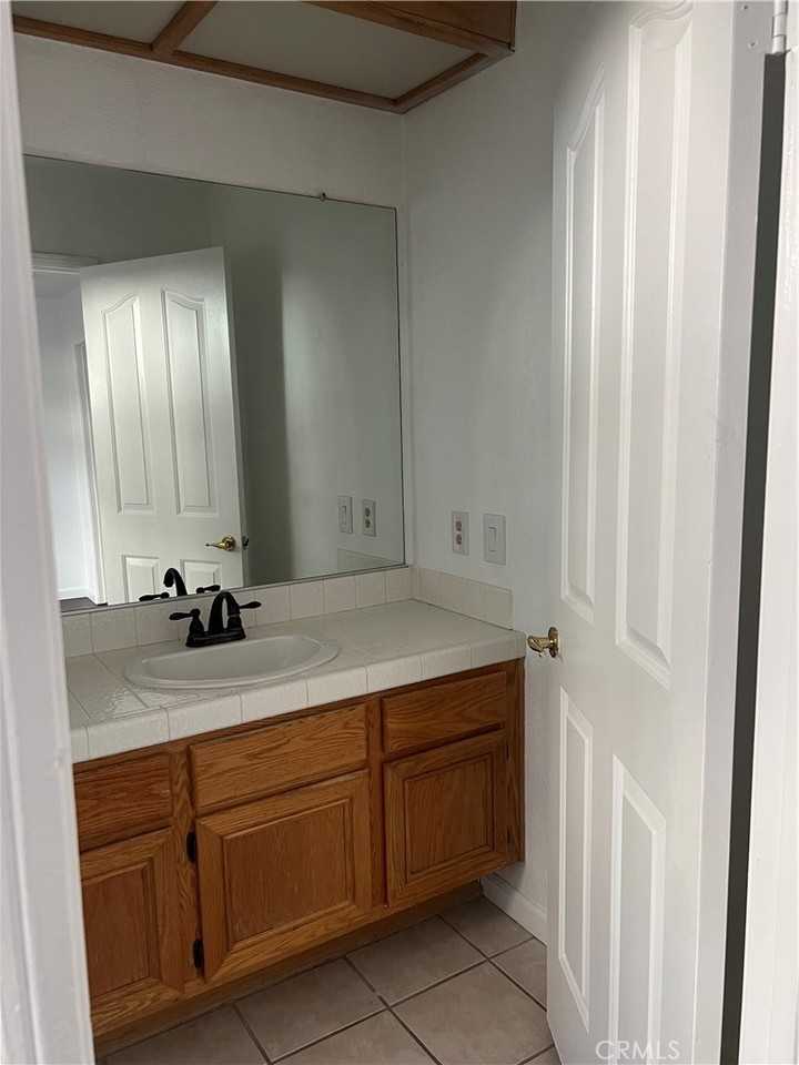 16401 Mountain Mist St #16401 - Photo 6 of 9