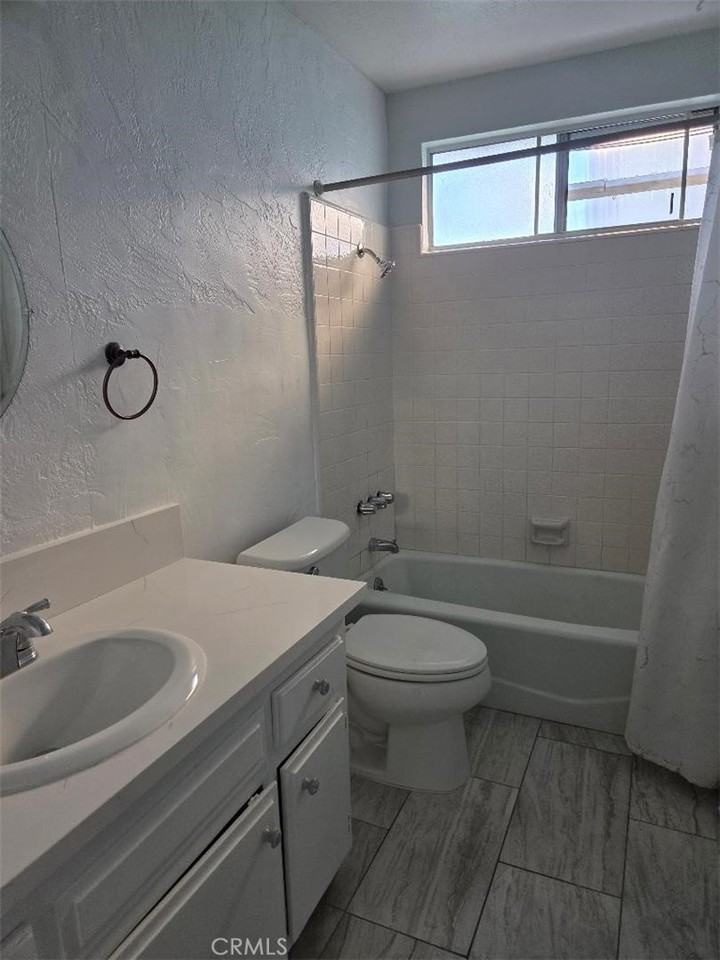 4604 W 160th St #4604 - Photo 5 of 7