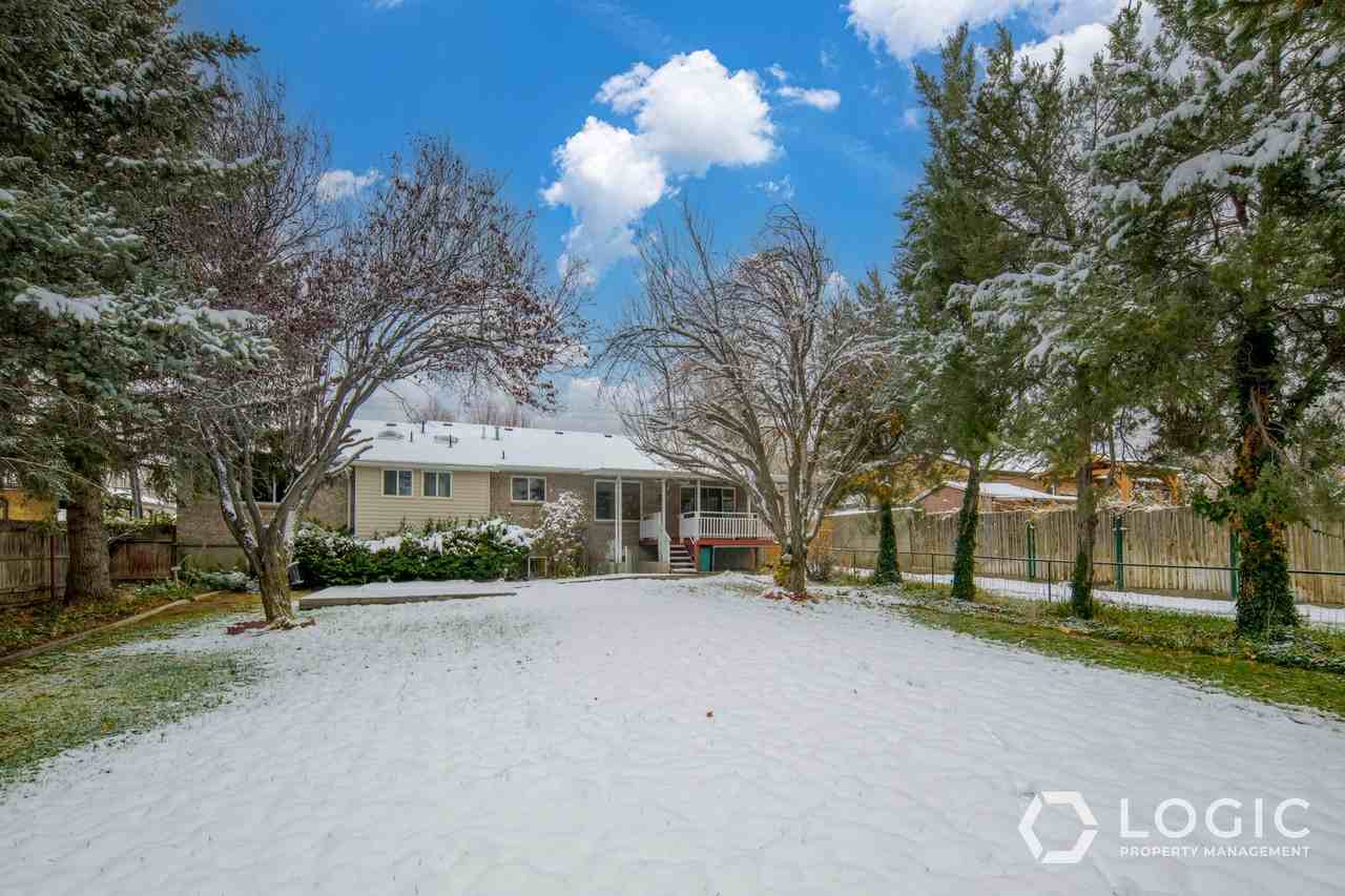 146 S Coleman St - Photo 3 of 35