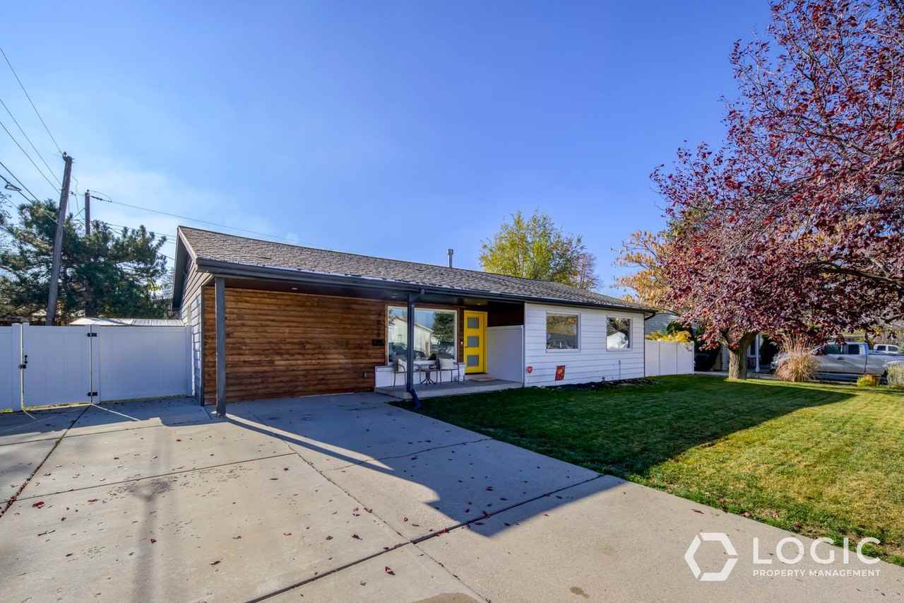 3070 E 7070 S - Photo 3 of 32