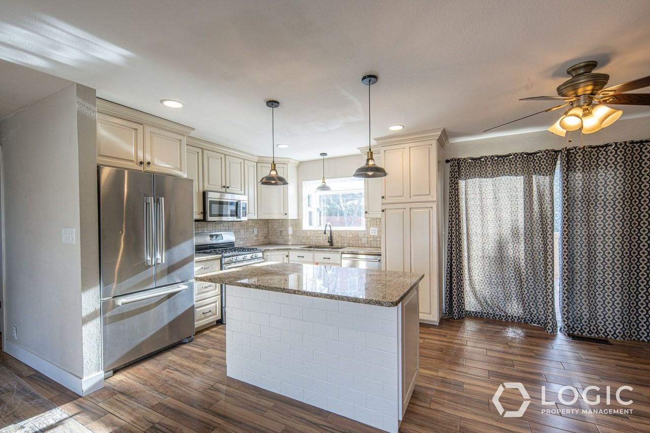 1666 E Paulista Way - Photo 6 of 19