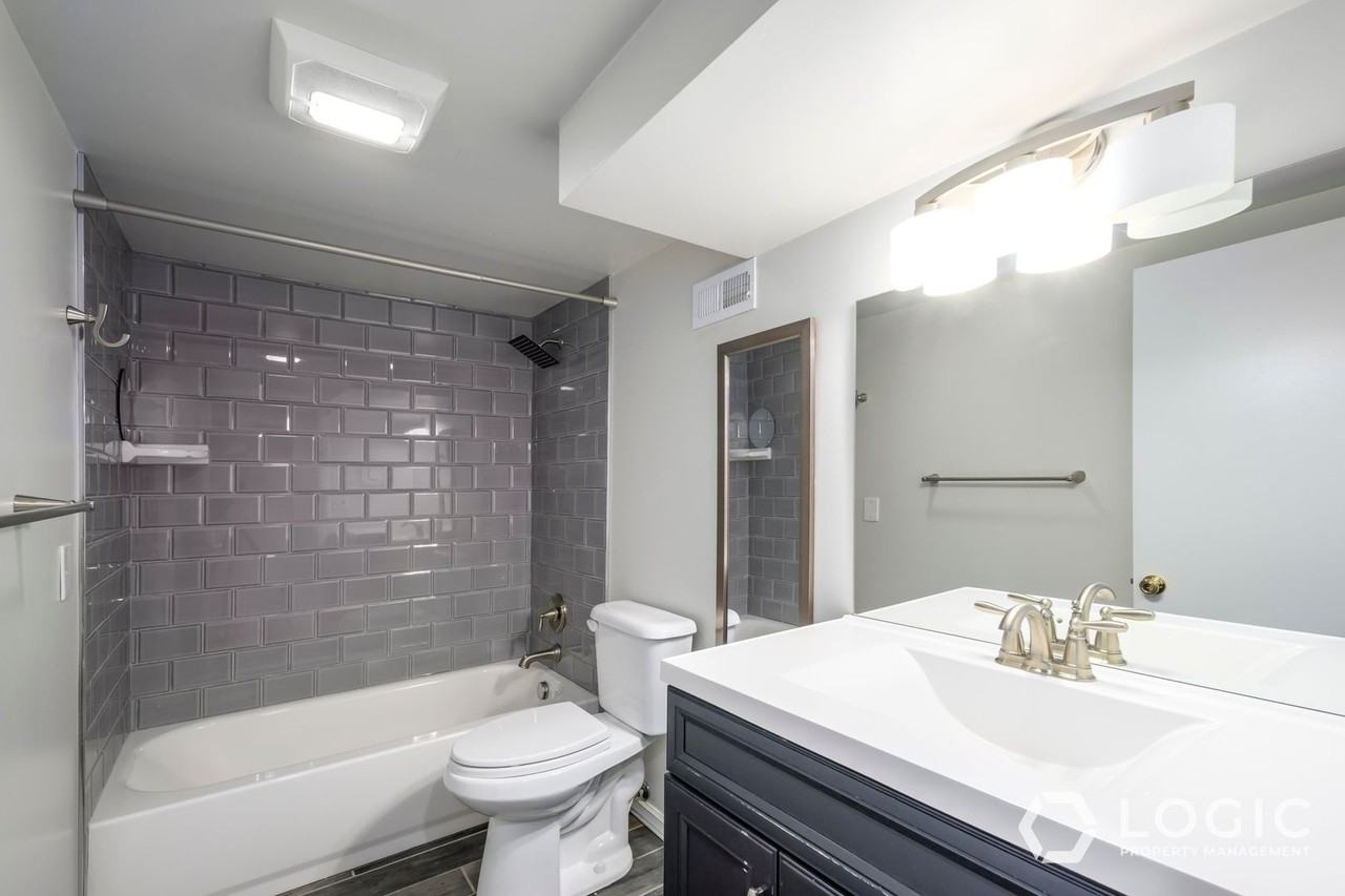 195 E Roundtoft Dr - Photo 4 of 20