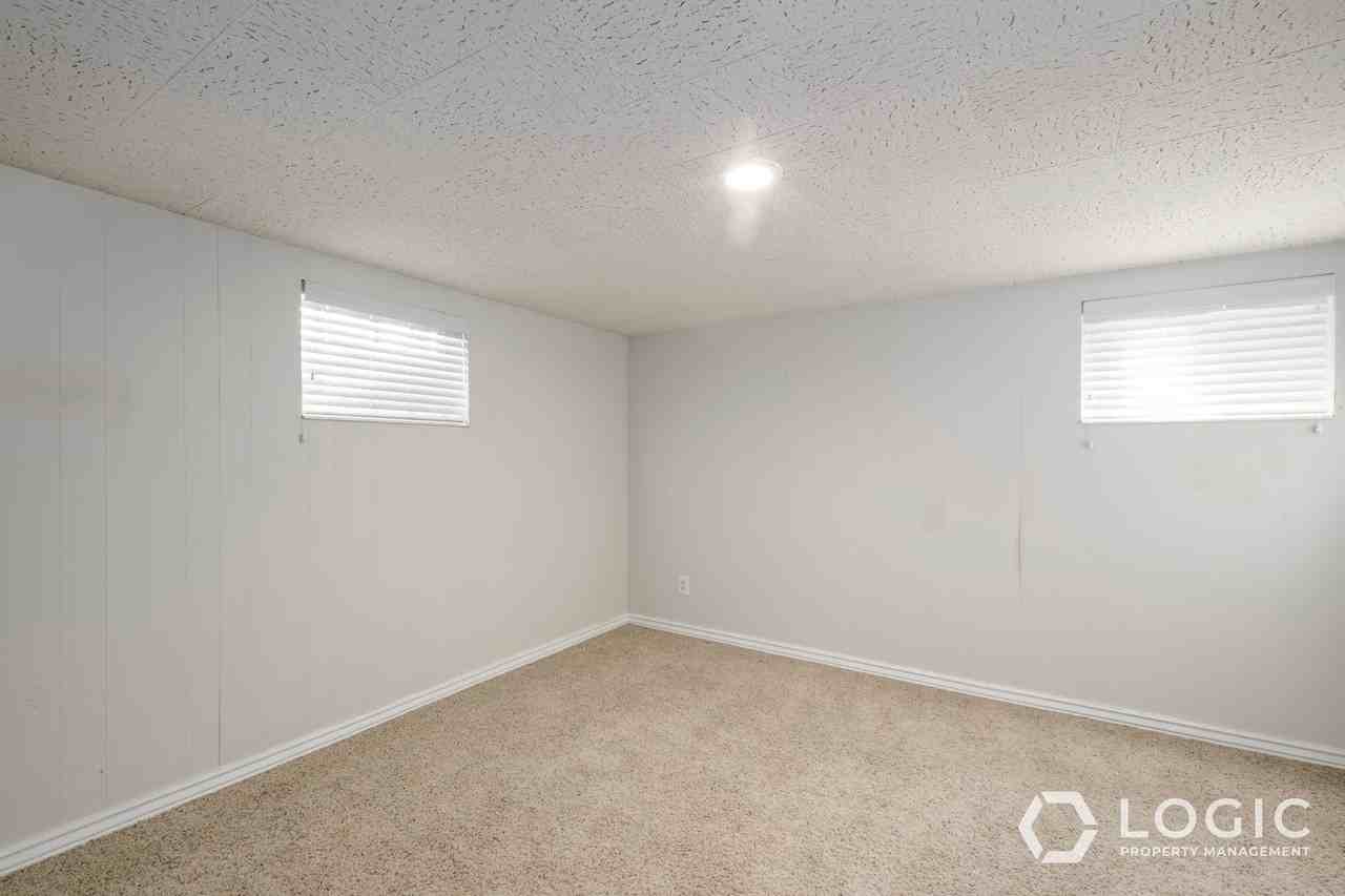 195 E Roundtoft Dr - Photo 5 of 20