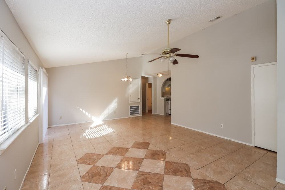 17728 Northhagen Dr - Photo 4 of 22