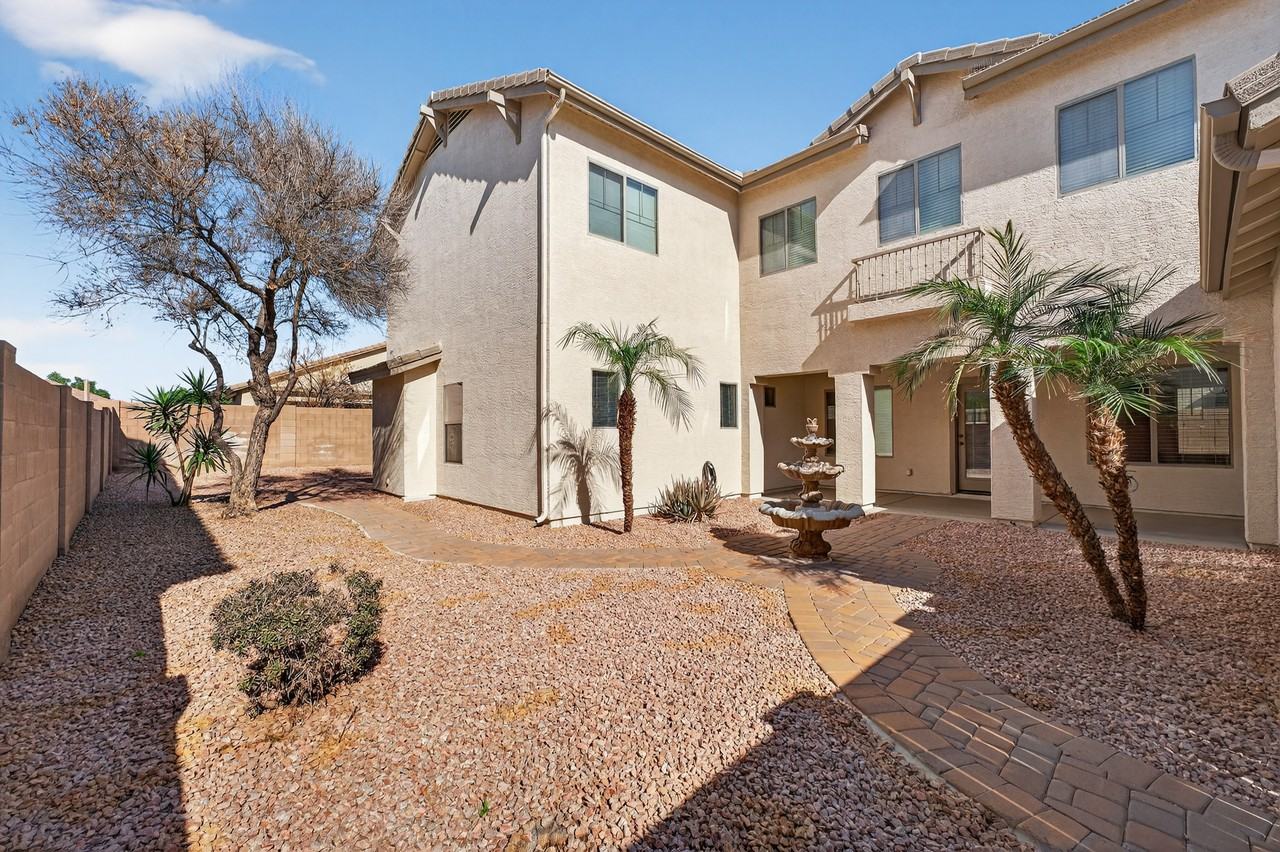 16036 West Custer Lane - Photo 2 of 40