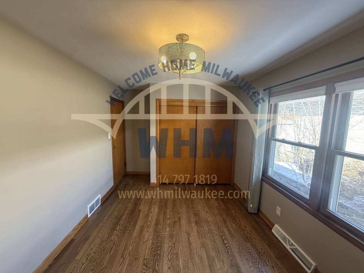 400 Lemira Ave - Photo 2 of 10