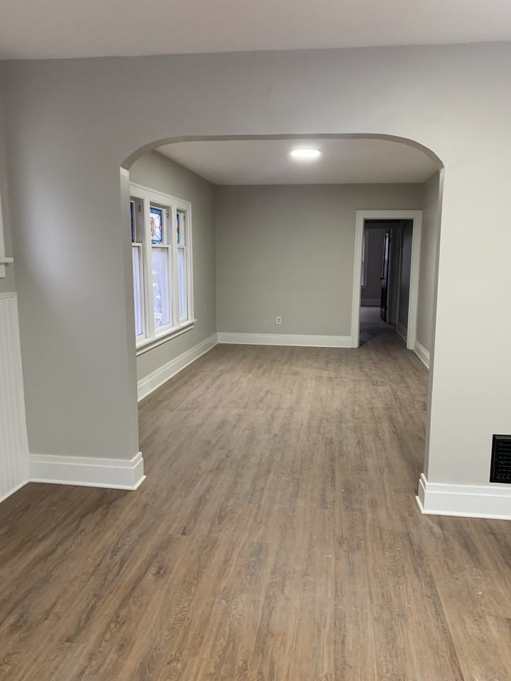 711 West Ave - Photo 2 of 10