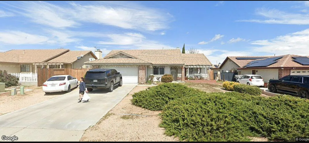 13452 Cedar St - Photo 3 of 3