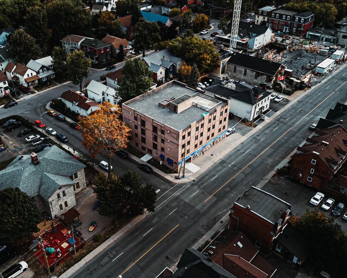 311 Queen Street - Photo 2 of 32