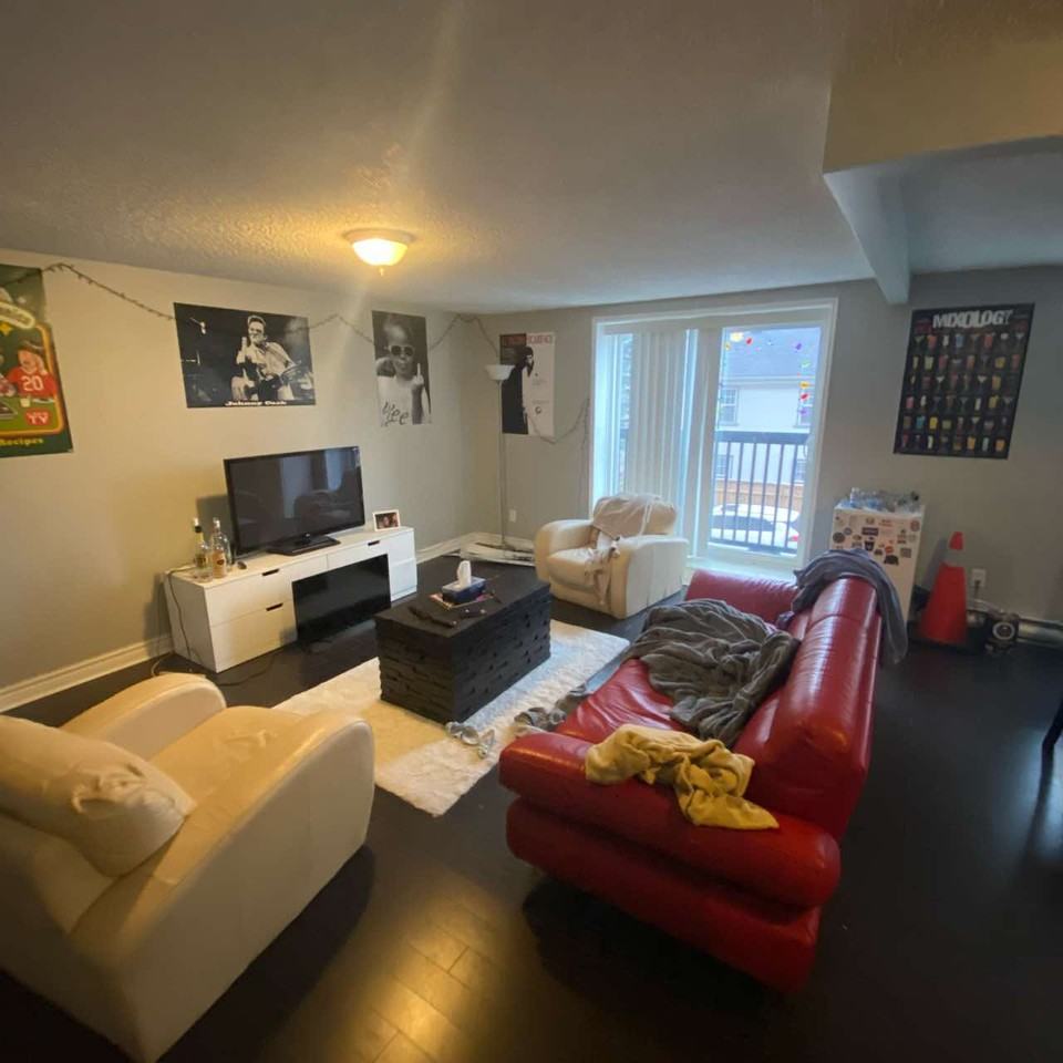 311 Queen Street - Photo 4 of 32