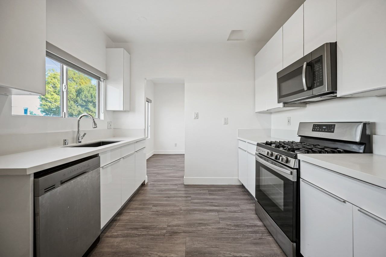 627 Brittania St #629 - Photo 2 of 39