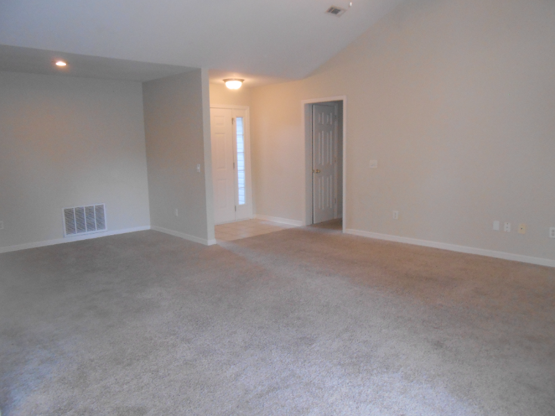 156 Rob St - Photo 4 of 9