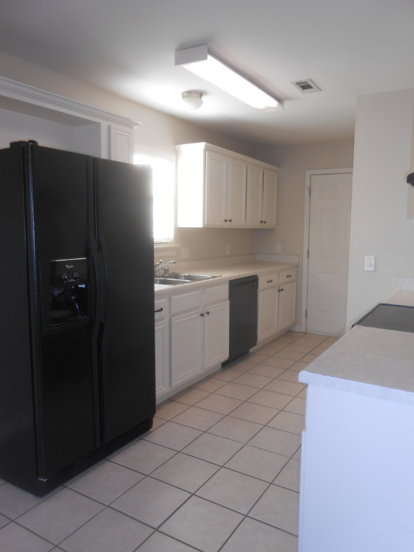 156 Rob St - Photo 7 of 9