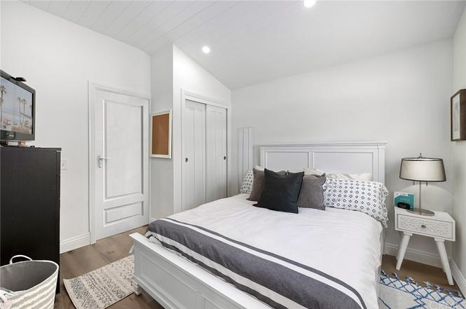 489 Jasmine St - Photo 4 of 6