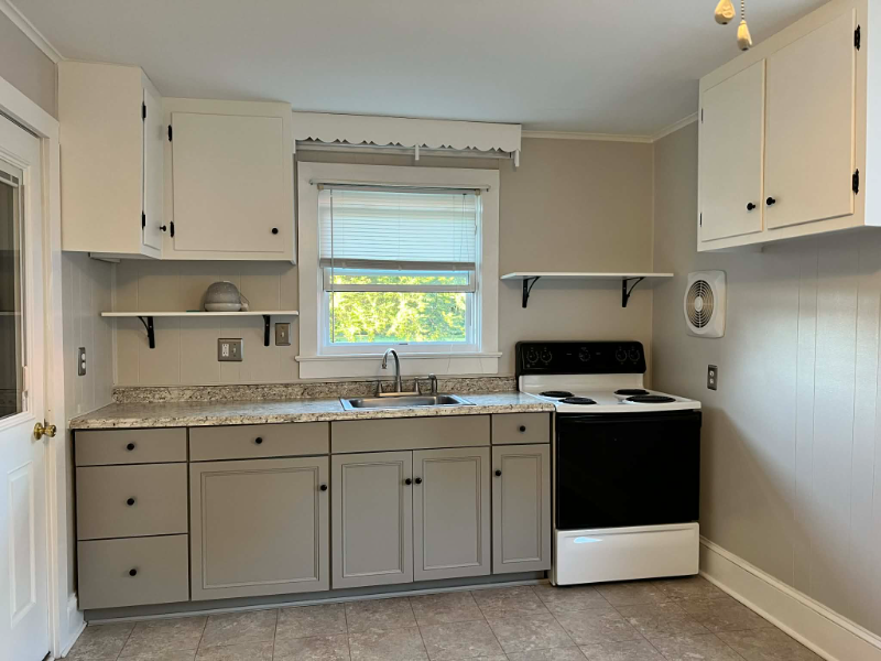 215 Willow Ave - Photo 6 of 17