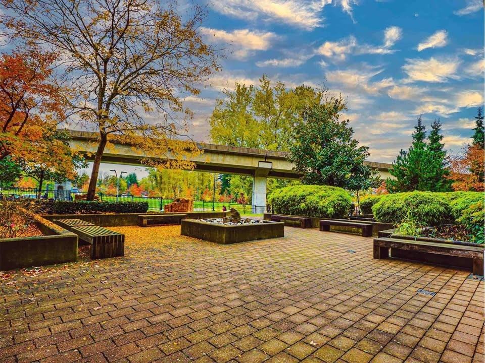 King George Blvd & Gateway Dr #305 - Photo 5 of 15