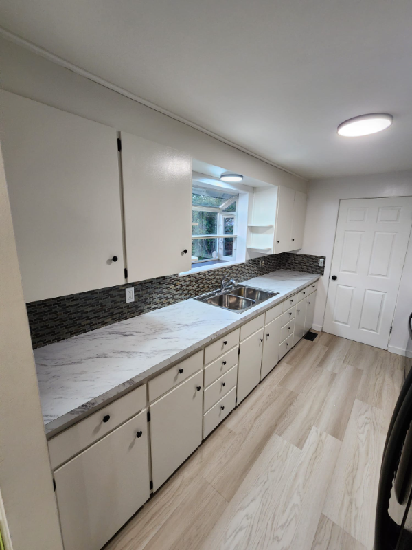 950 Se 6th Ave - Photo 4 of 13