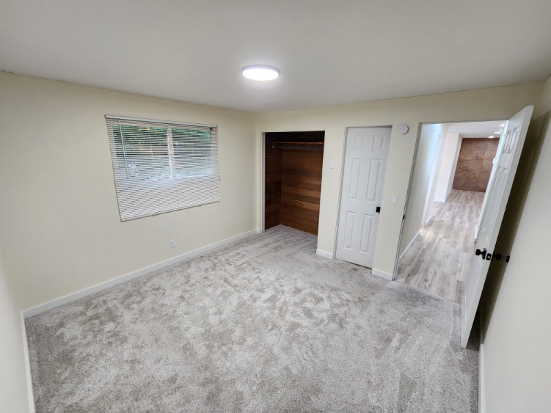 950 Se 6th Ave - Photo 6 of 13