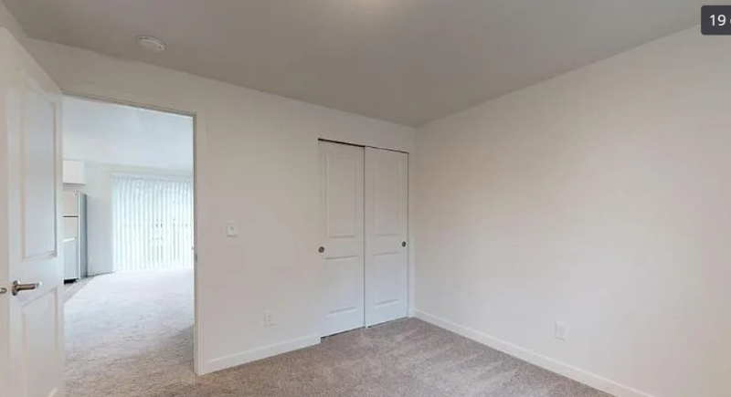 800 4th St #B - Photo 3 of 20