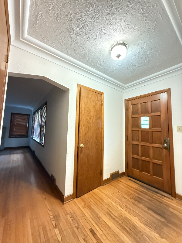 2143 Marshall Ave - Photo 2 of 20