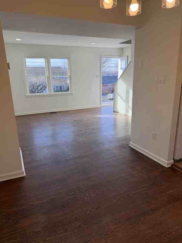 122 S Shenandoah Ave #1 - Photo 2 of 10
