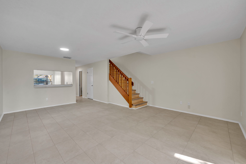 195 Sandlewood Trl - Photo 3 of 18