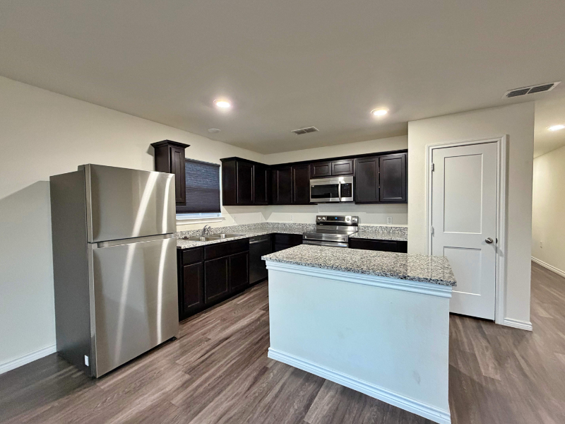 7026 Phoenix Dr - Photo 2 of 16