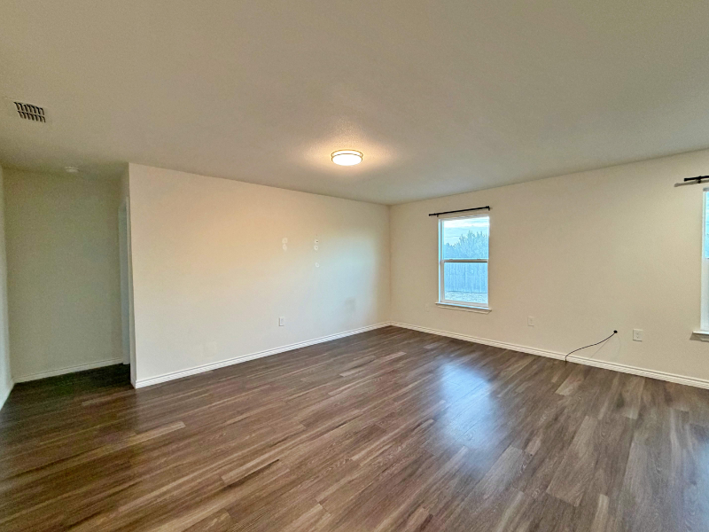 7026 Phoenix Dr - Photo 3 of 16