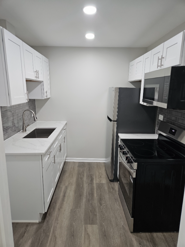 135 E 103rd St #3 - Photo 2 of 7