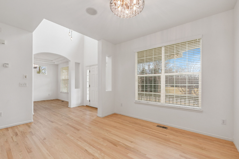 5309 Cinquefoil Ln - Photo 4 of 20