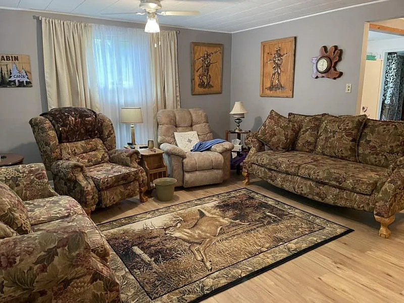 7901 Loud Dr - Photo 3 of 14