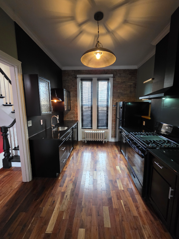 148 S Swan St #1 - Photo 6 of 19