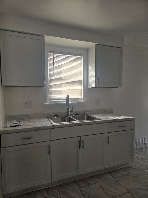 14274 Kilbourne St - Photo 2 of 11